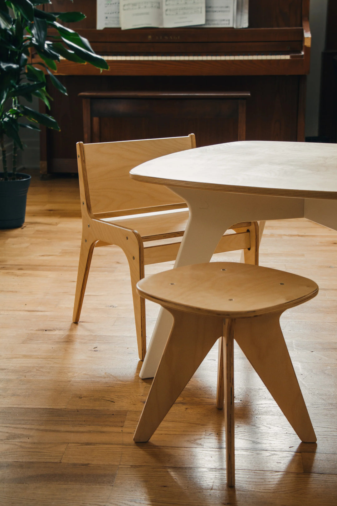 Modern Kids Play Table