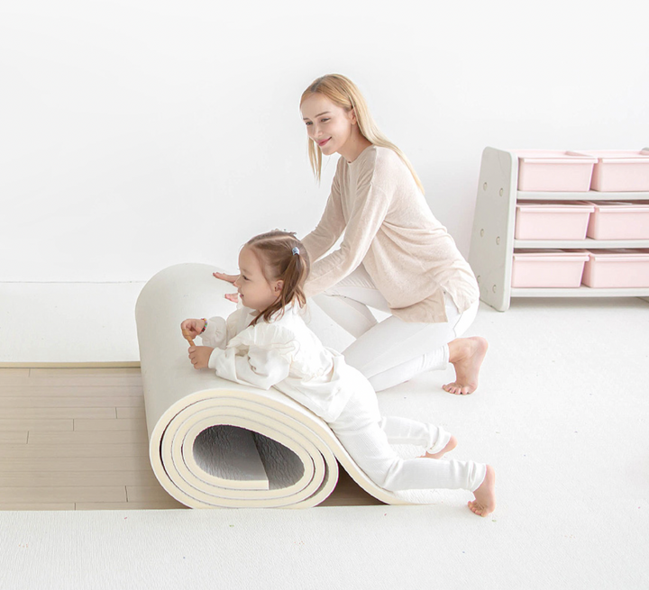 Ggumbi Licoco Self-it Roll Play Mat 500 x 140 x 2.2 cm